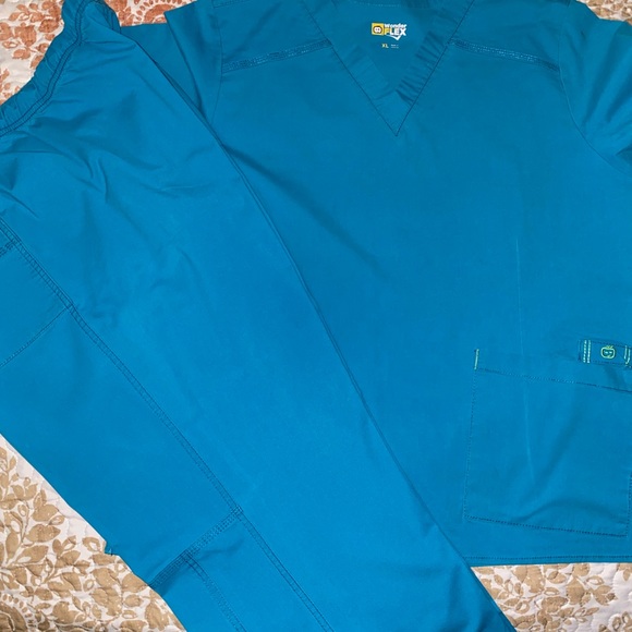 WOMEN WONDER FLEX UNIFORM SET - Picture 3 of 9